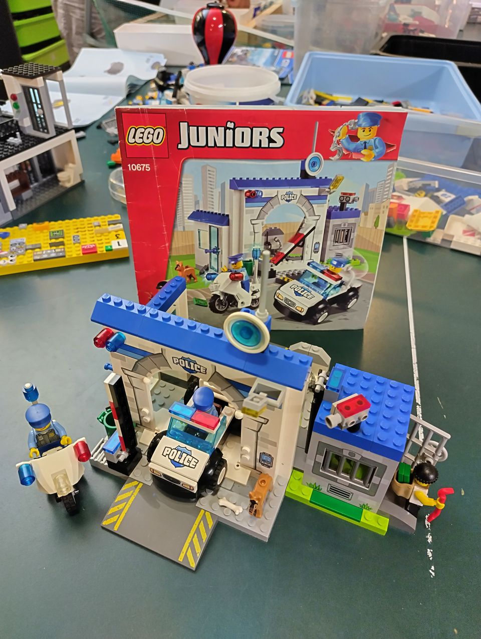 Lego 10675, Juniors - suuri vankilapako