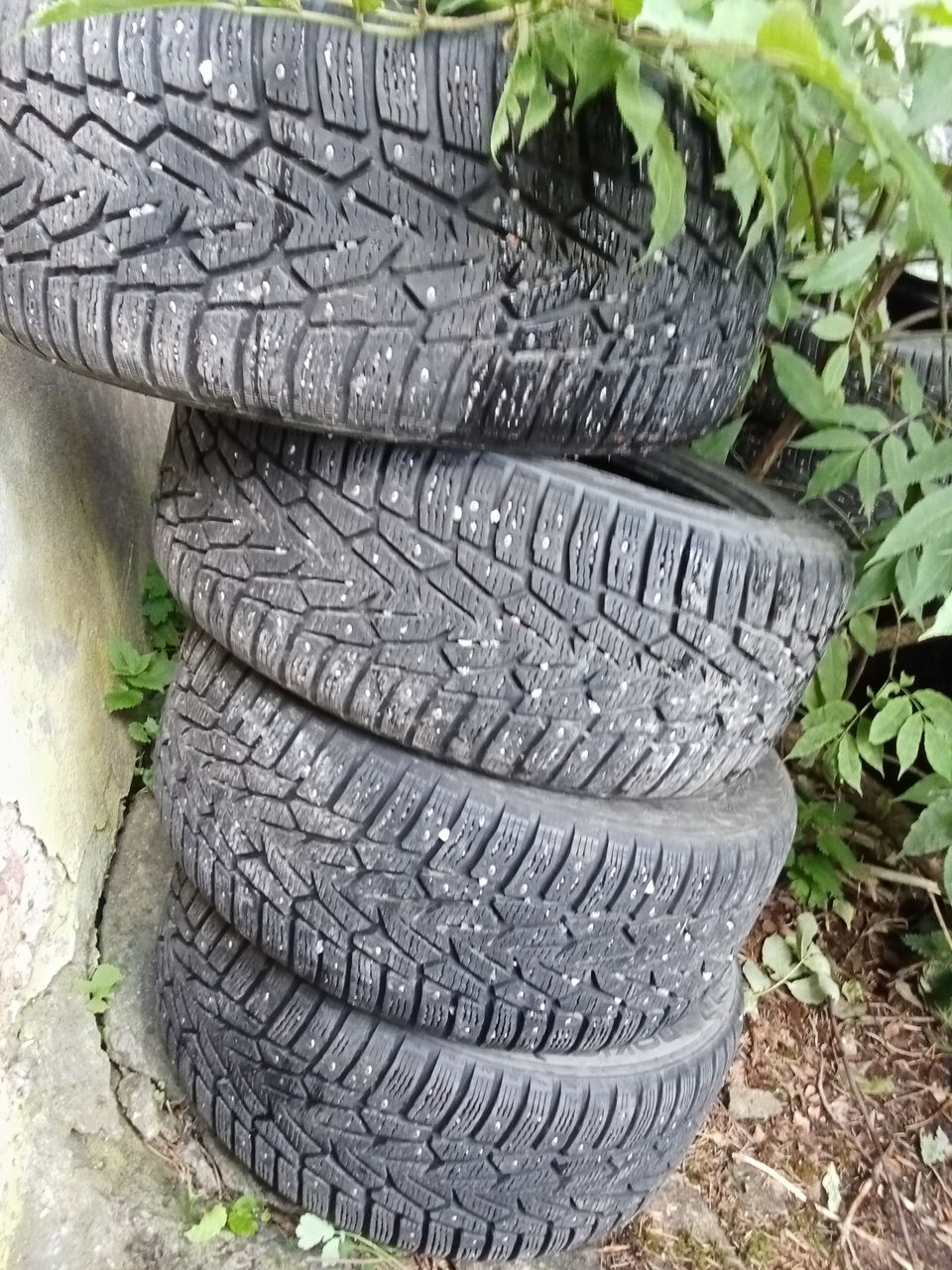 Nastarenkaat 245/50 r18