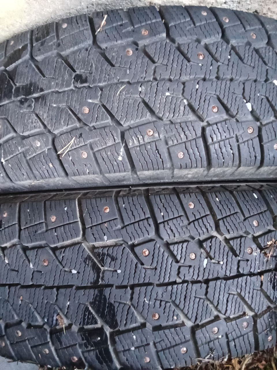 Nastarenkaat 215/75 r16 C