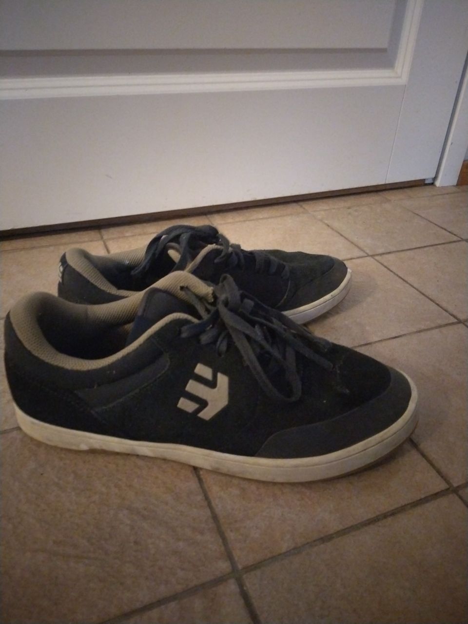 Etnies skeitti kengät