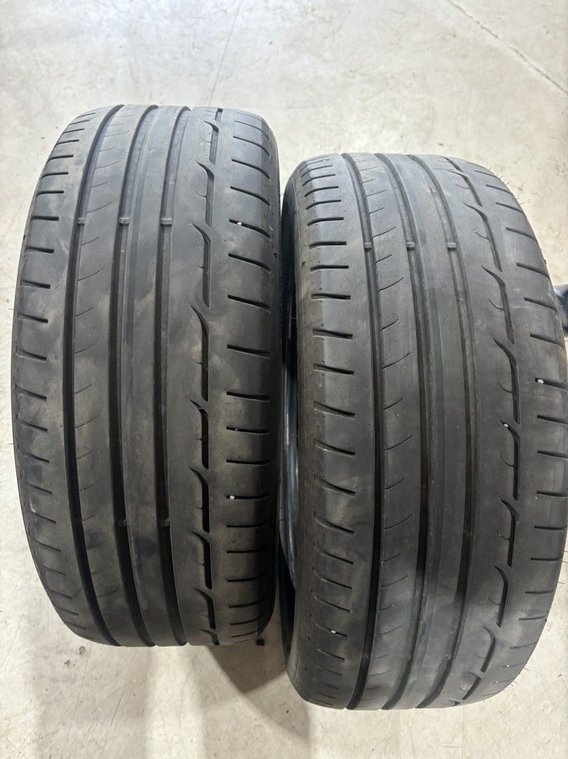 2kpl 225/45R19 Dunlop kesärenkaita