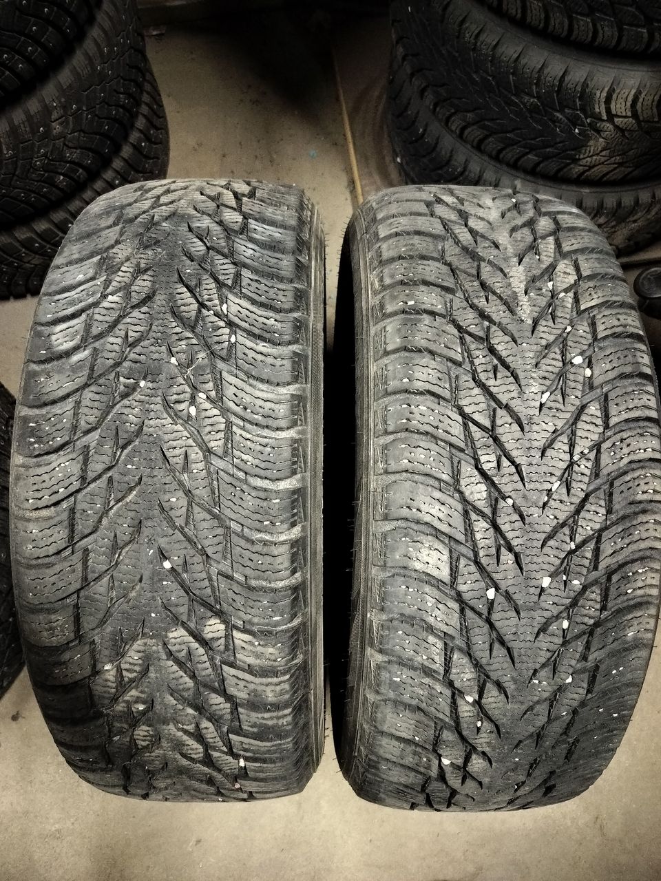 2kpl 215/55r17 Nokian kitka