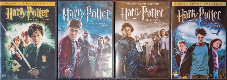 4 kpl HARRY POTTER DVD:eitä