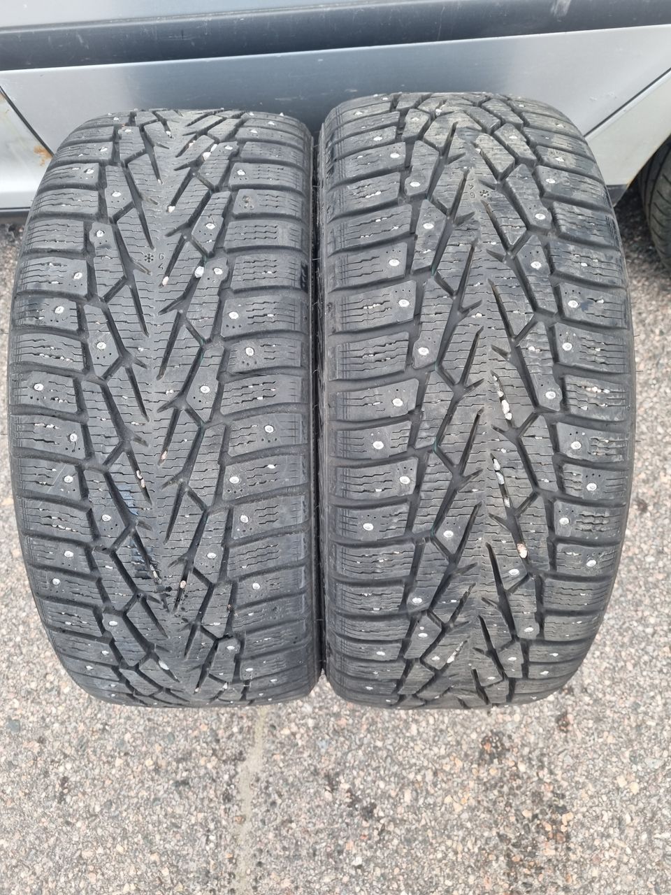 225/45 R17 Nokian nastarenkaat