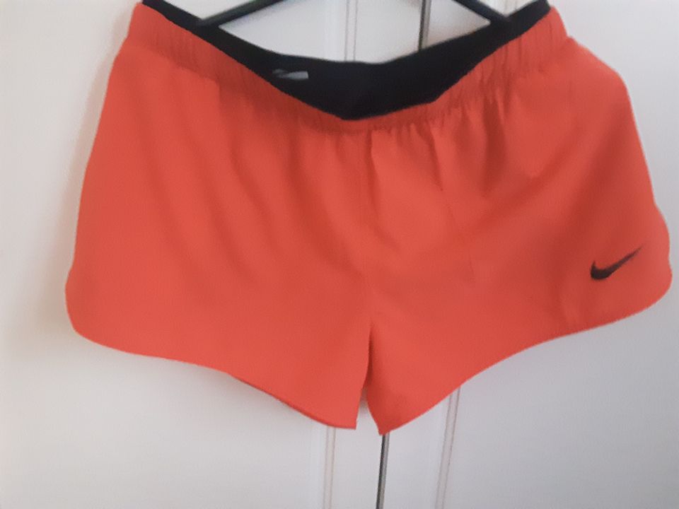 NIKE shortsit (M)