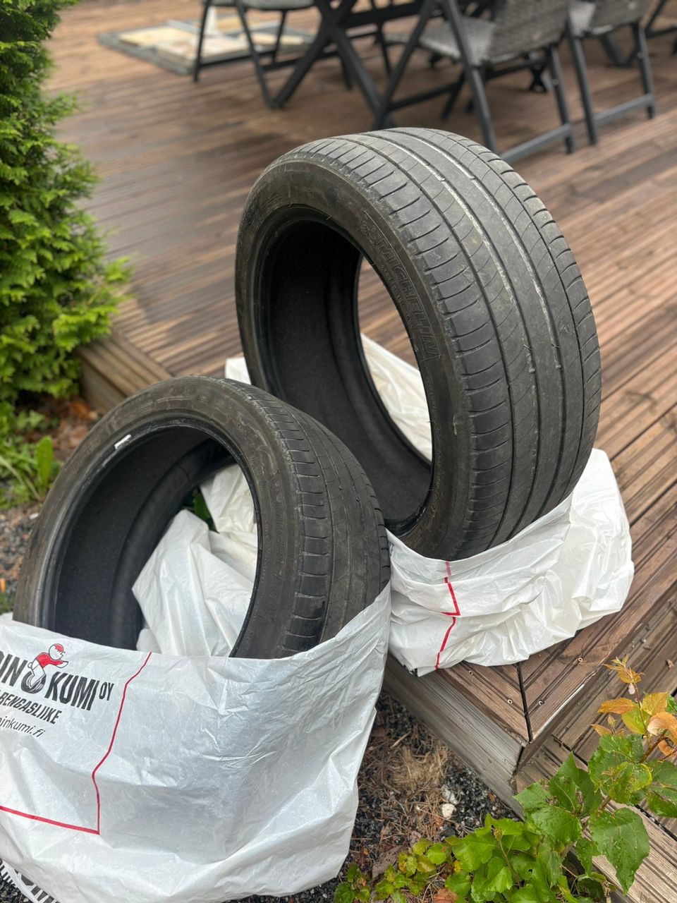 2 kpl Michelin 245/45R19 kesärenkaita