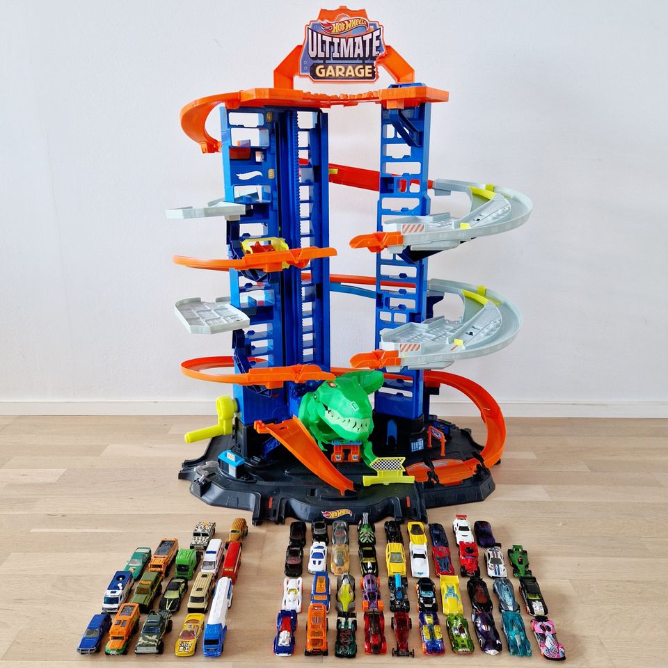 Hot Wheels Ultimate Garage parkkitalo + autot