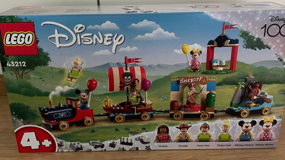 Uusi LEGO Disney Classic 43212 - Disneyn juhlajuna