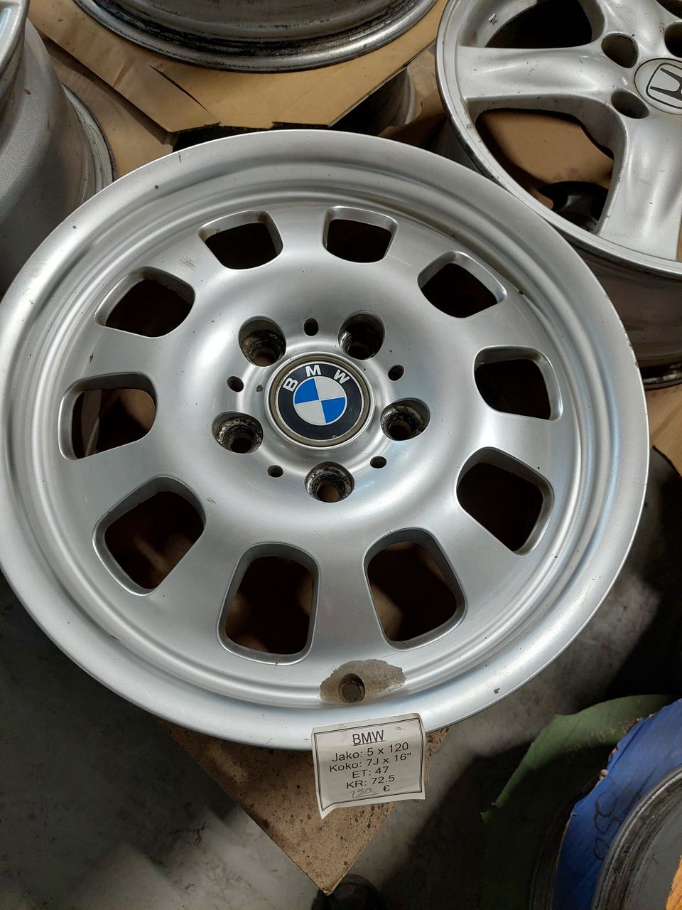 Bmw 16" alumiinivanteet