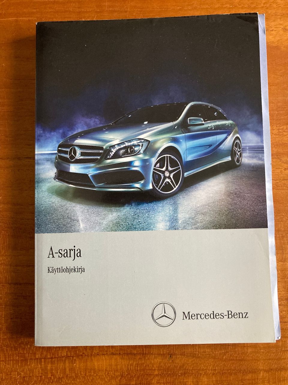 Mercedes-Benz A-sarja Käyttöohjekirja