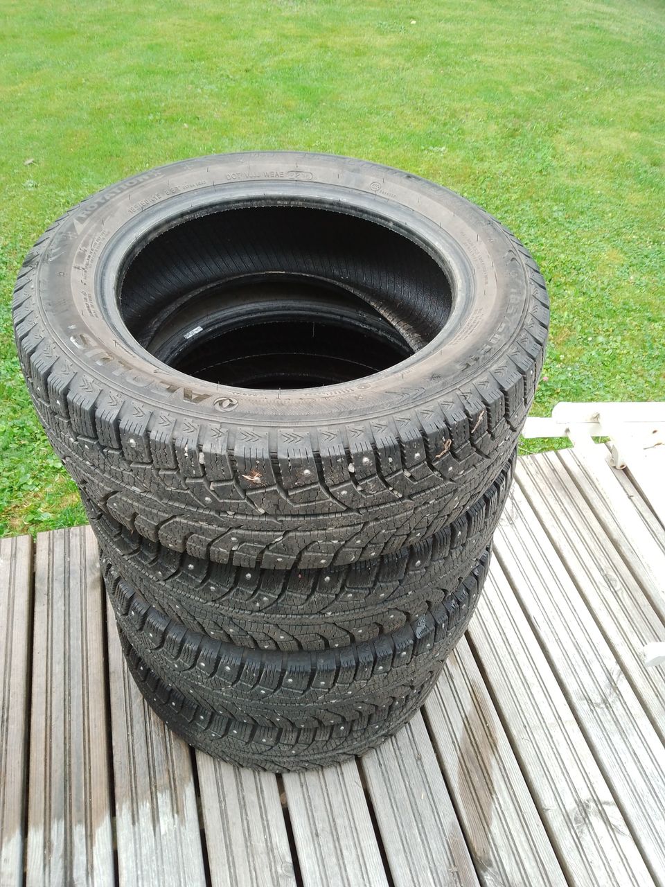 Nastarenkaat 185/60r15