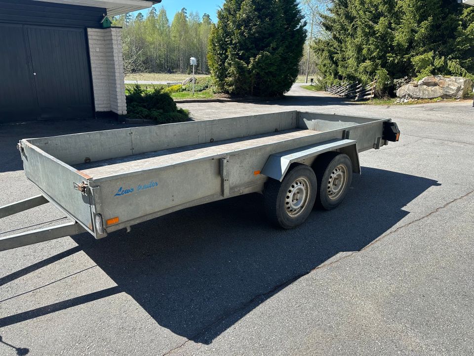 Lewo trailer 1500x4000