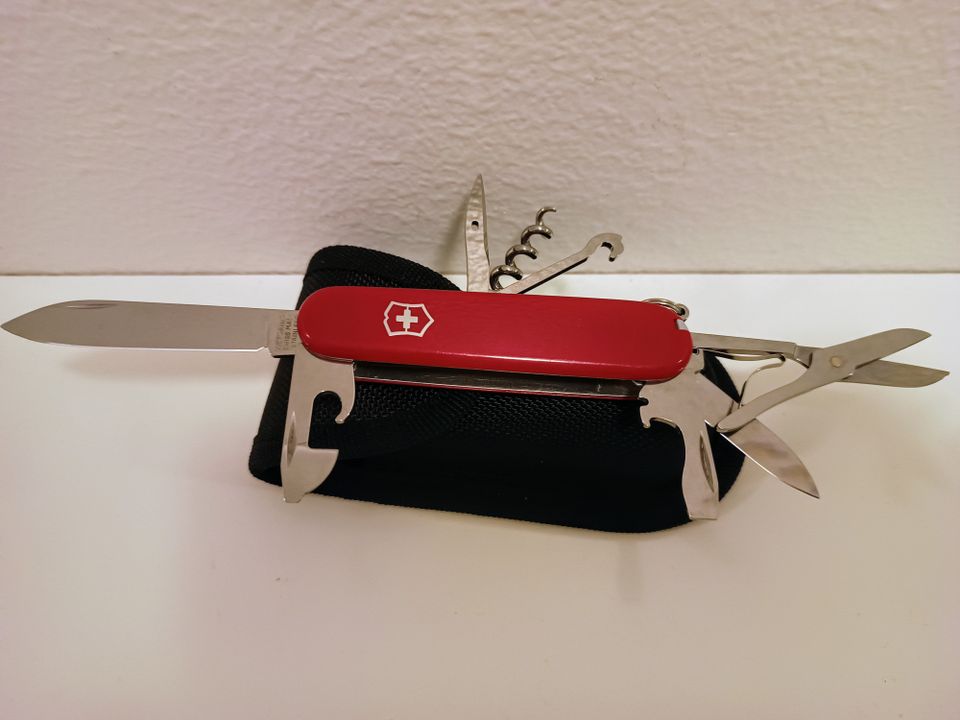 Victorinox Climber Army monitoimityökalu