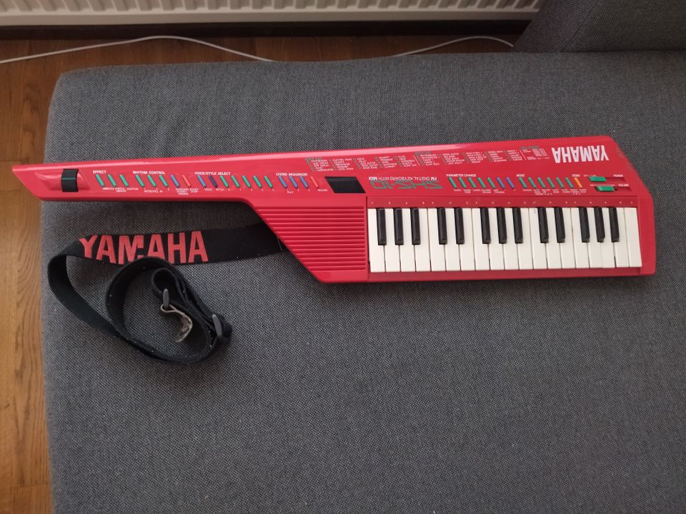 Yamaha HSH-10r syntetisaattori