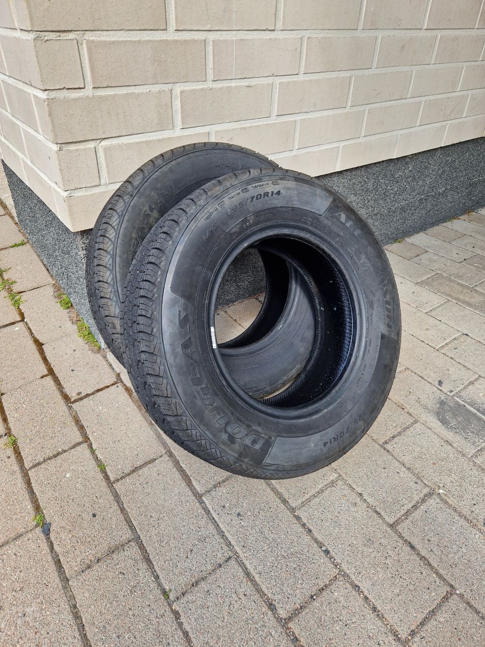 Douglas 195/70R14 renkaat 2 kpl (uudet)