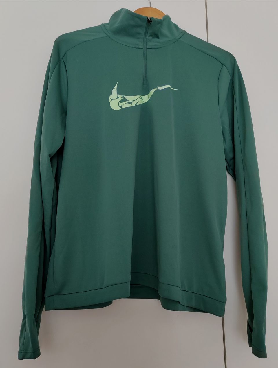 Nike vihreä pitkähihainen urheilupaita