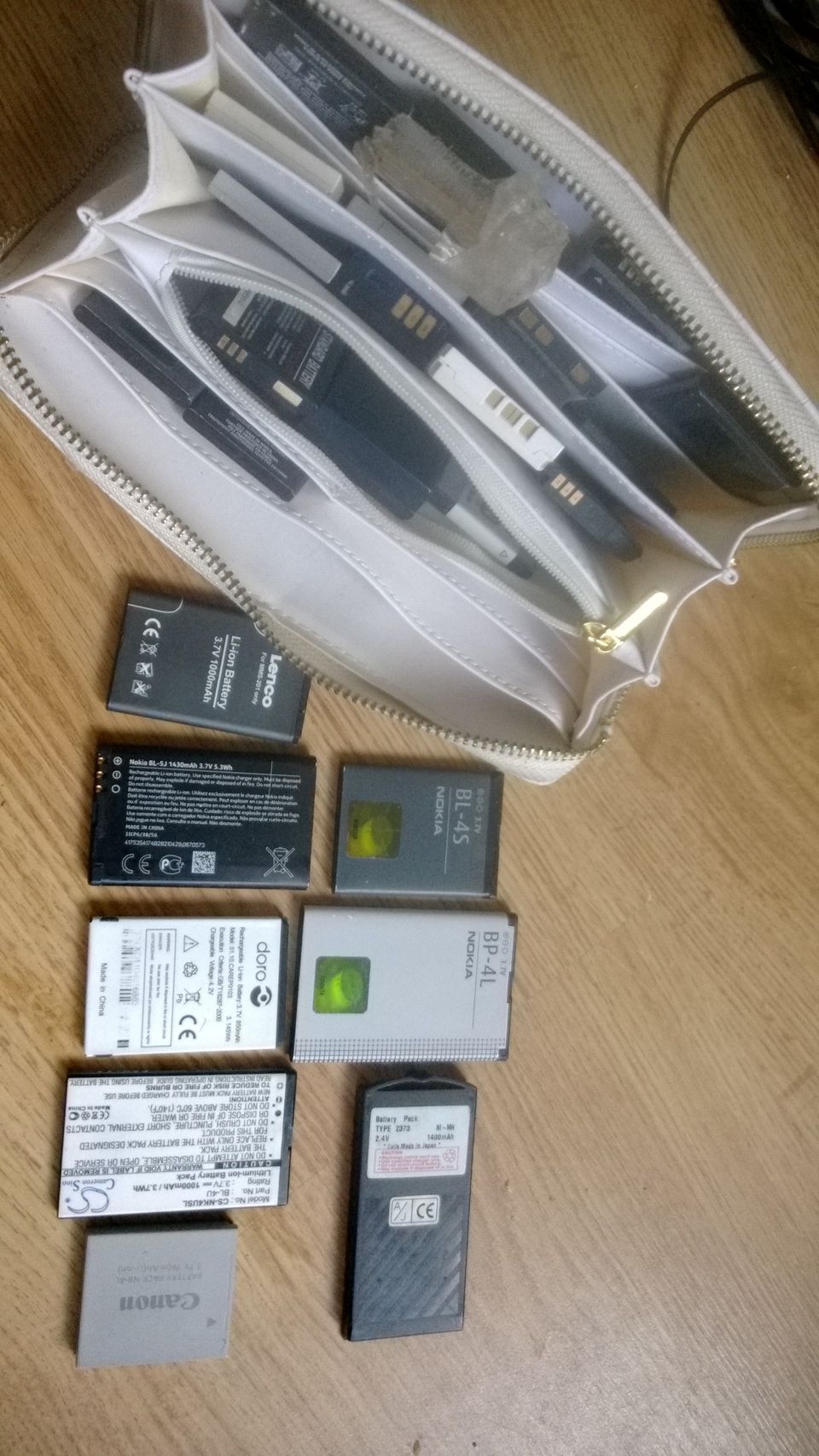 Nokia, Samsung, jne puhelimien batteryt, kunnossa, latautuvat