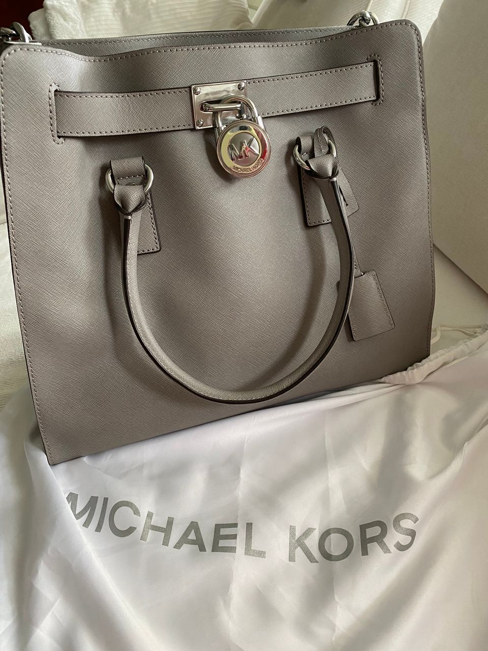 Michael Kors Hamilton, harmaa nahkalaukku