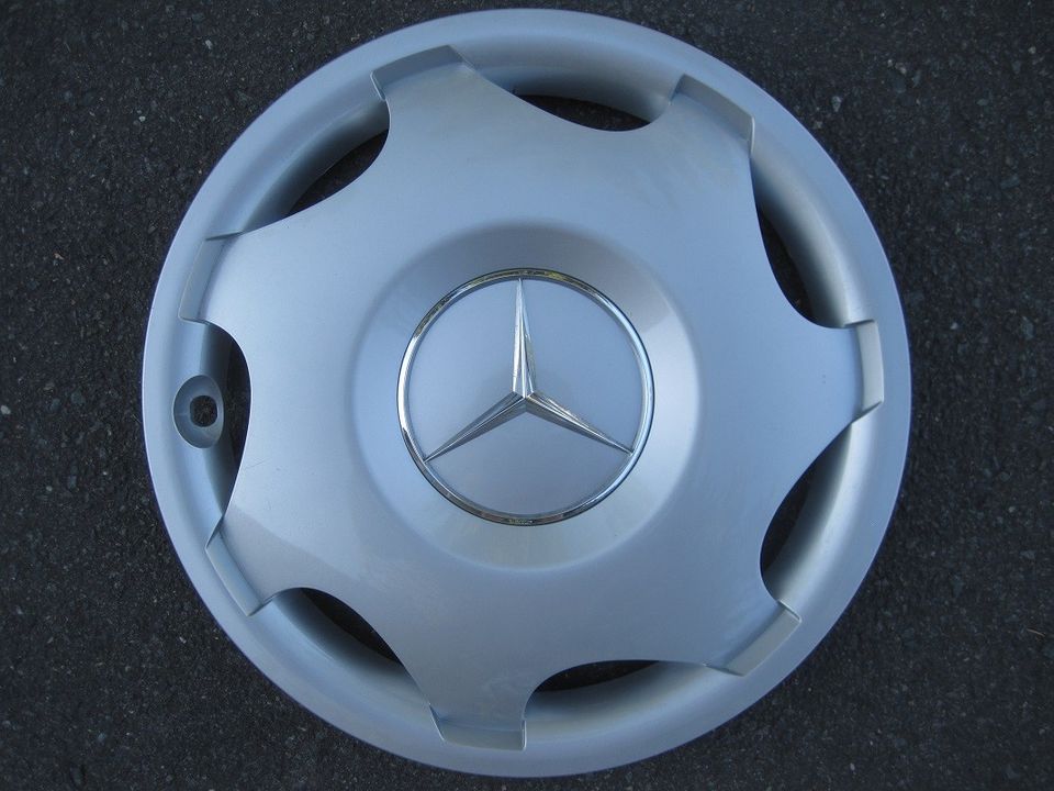 Mercedes Benz alkuperäiset pölykapselit 16" 4kpl