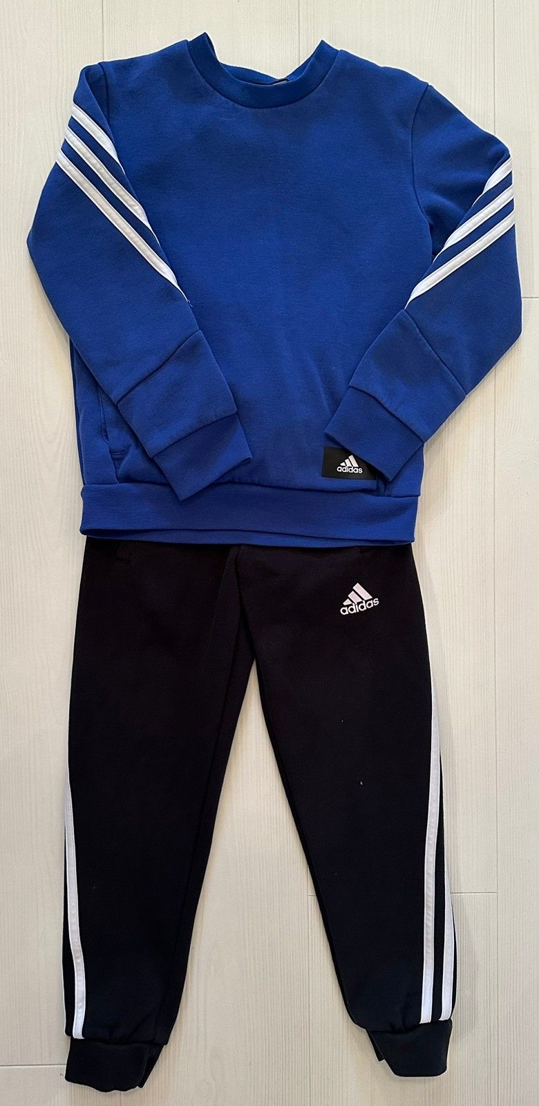 Adidas collegesetti 122