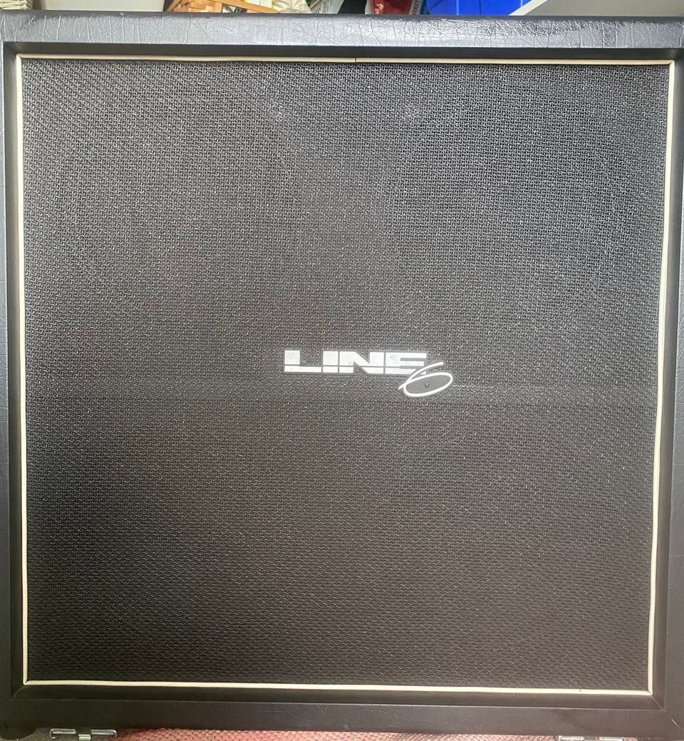 Line6 4x12 suora kaappi, celestion v30