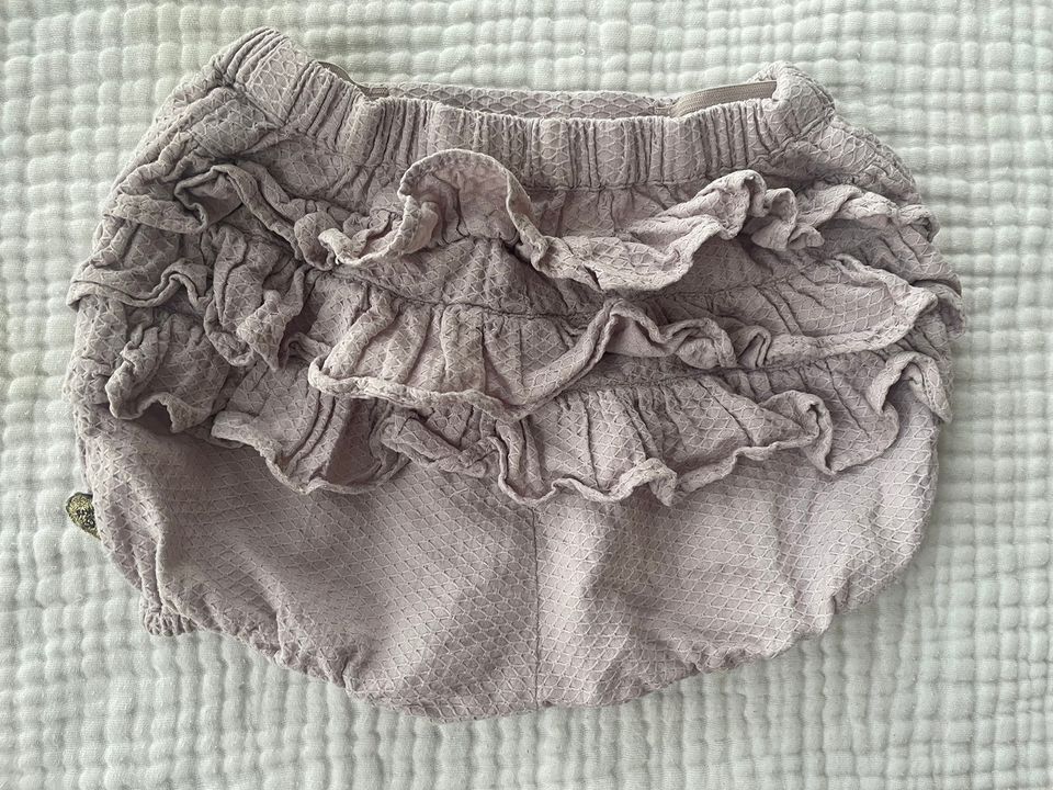 Pompdelux frillashortsit 62/68cm