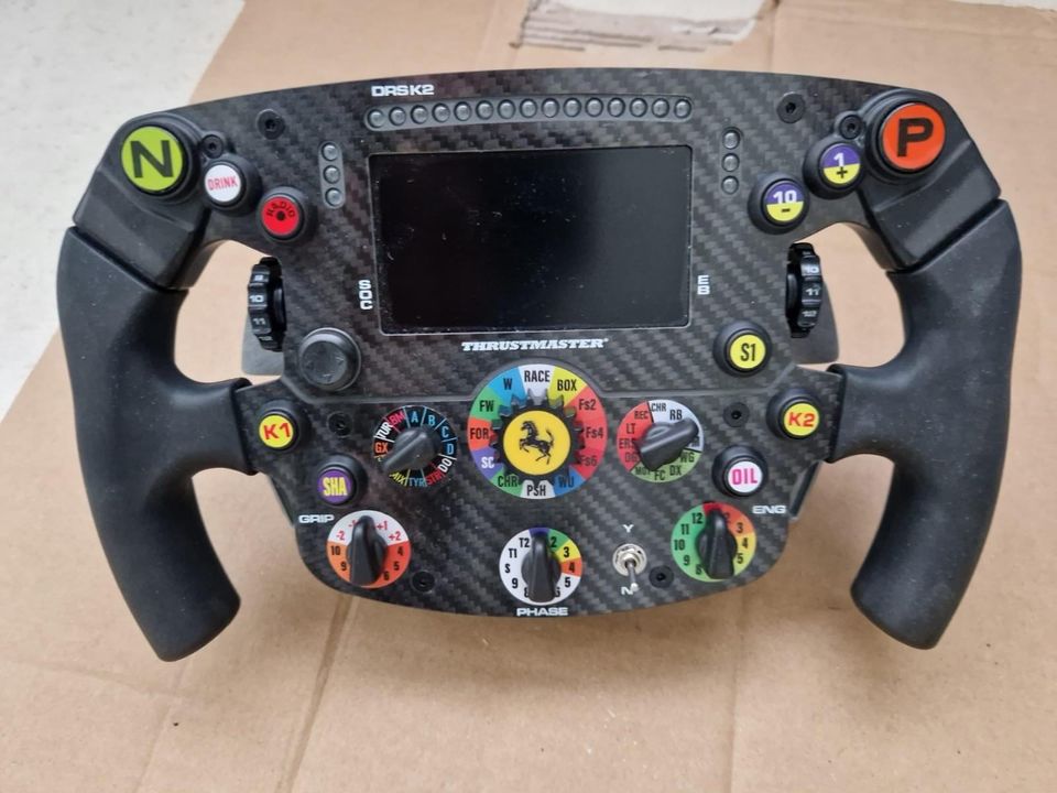 Thrustmaster Ferrari SF1000 rattiosa