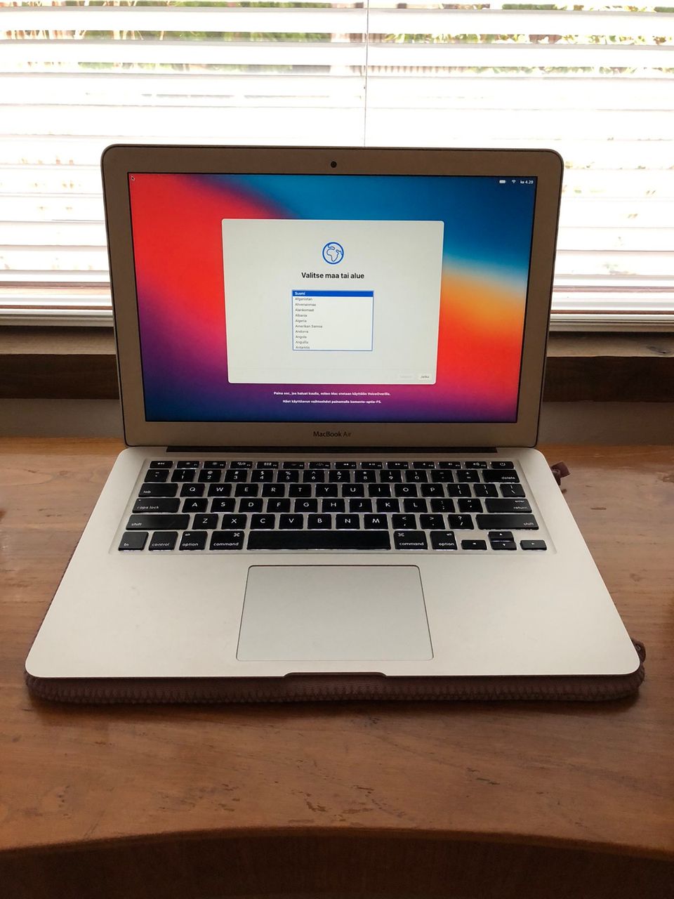 Apple MacBook Air 13” early 2014