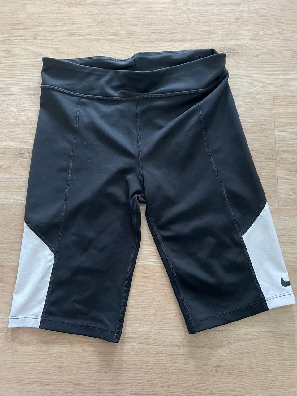 Niken shortsit JR XL