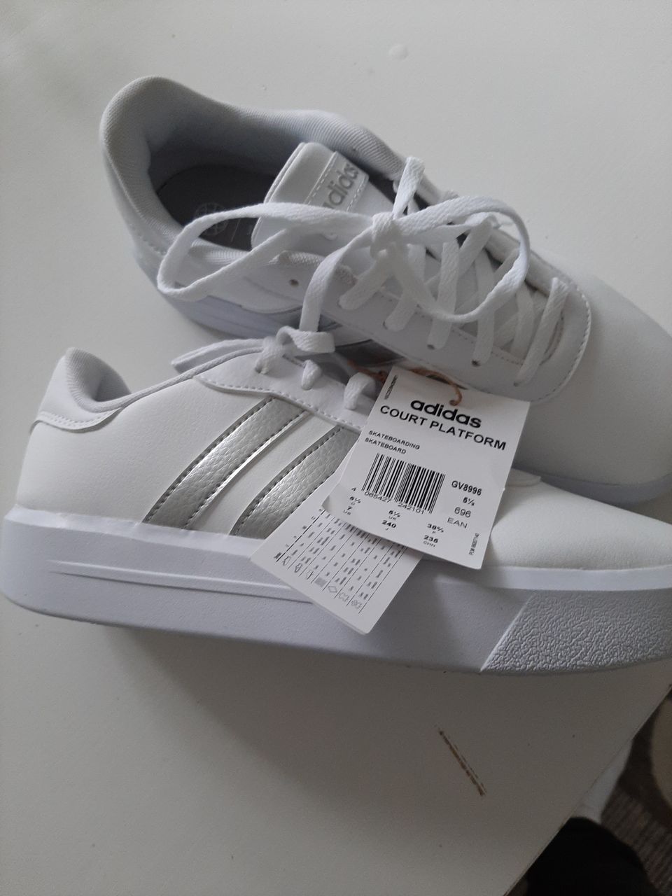 Adidas 38 2/3.uudet