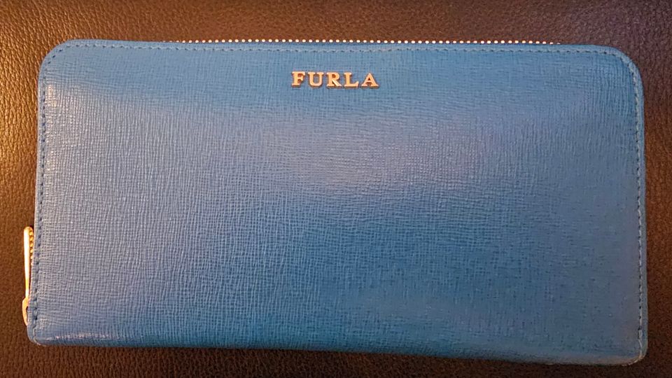 Erittäin hyväkuntoinen Furla Babylon XL Zip Around -nahkalompakko