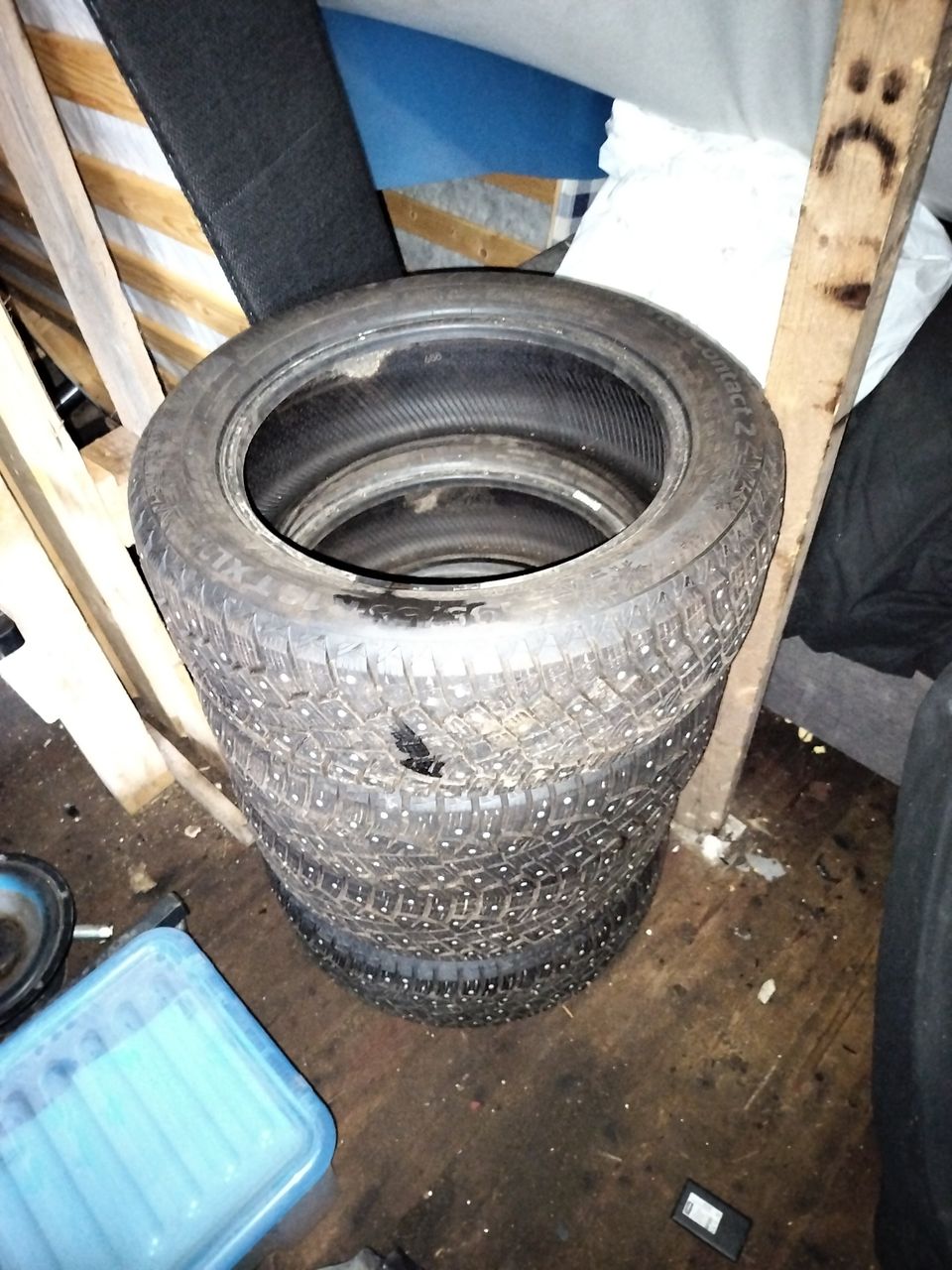 Hyvät nasta renkaat 196/55R16