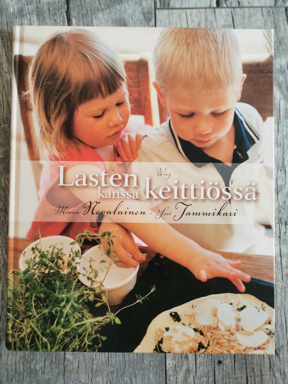 Lasten kanssa keittiössä