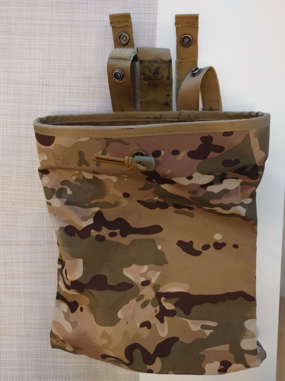 Multicam dump pouch