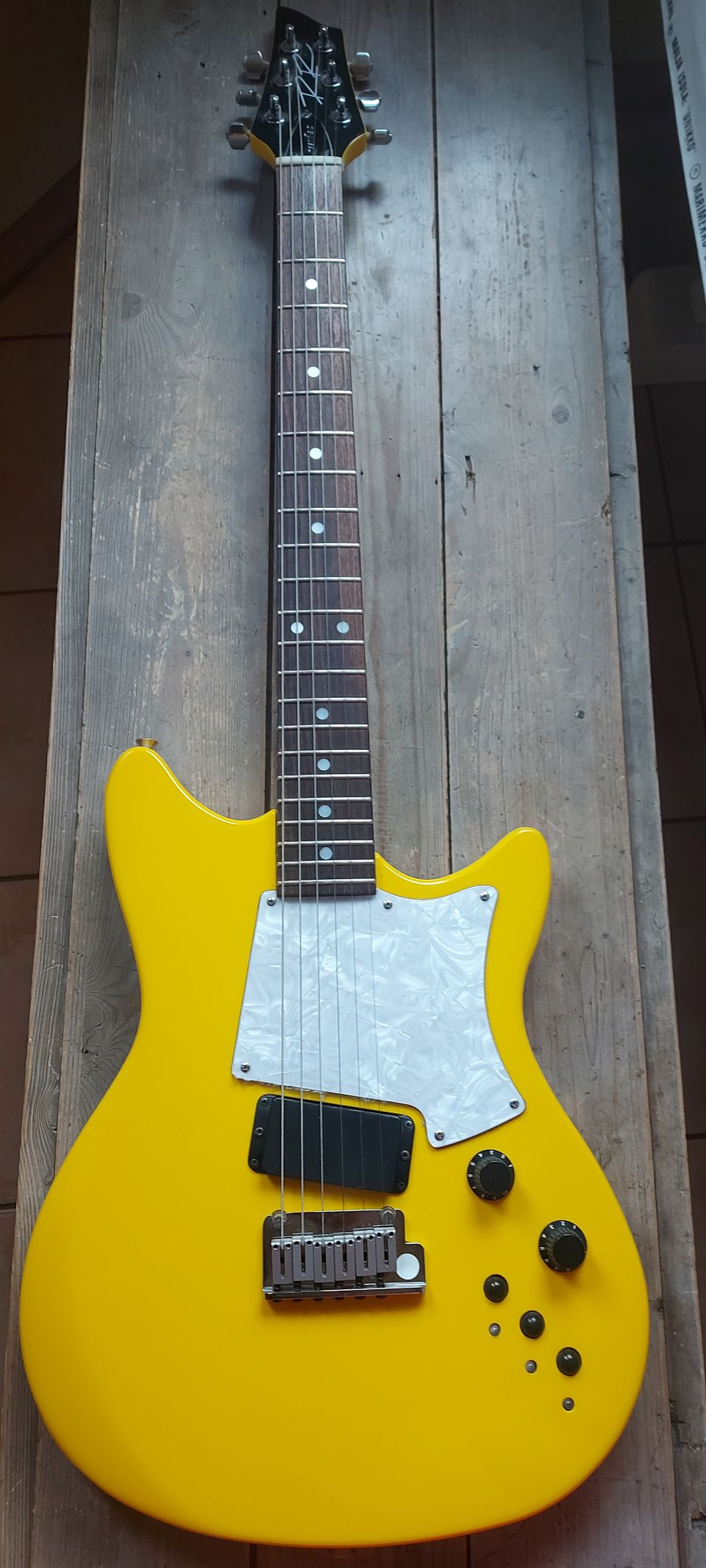 Fender Heartfield RR9