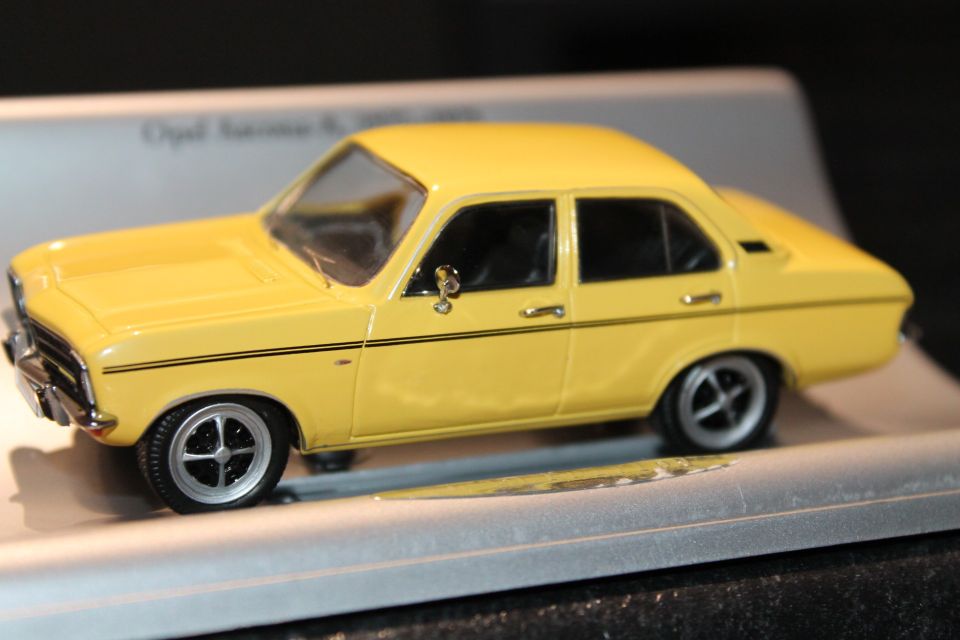 Schuco keräilyauto Opel Ascona A 1970 auto 1:43 pienoismalli Saksa metallinen