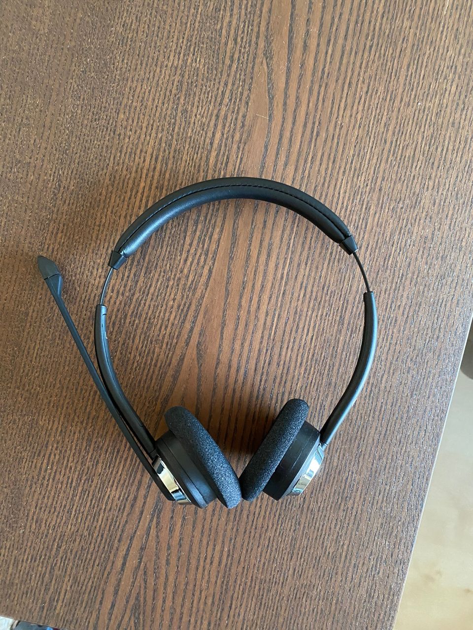 Langaton headset