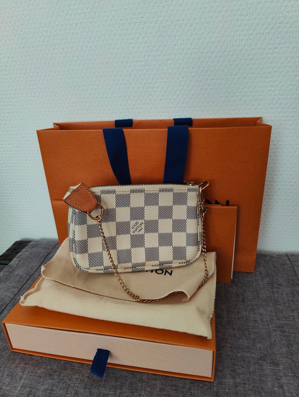 Louis Vuitton mini pochette