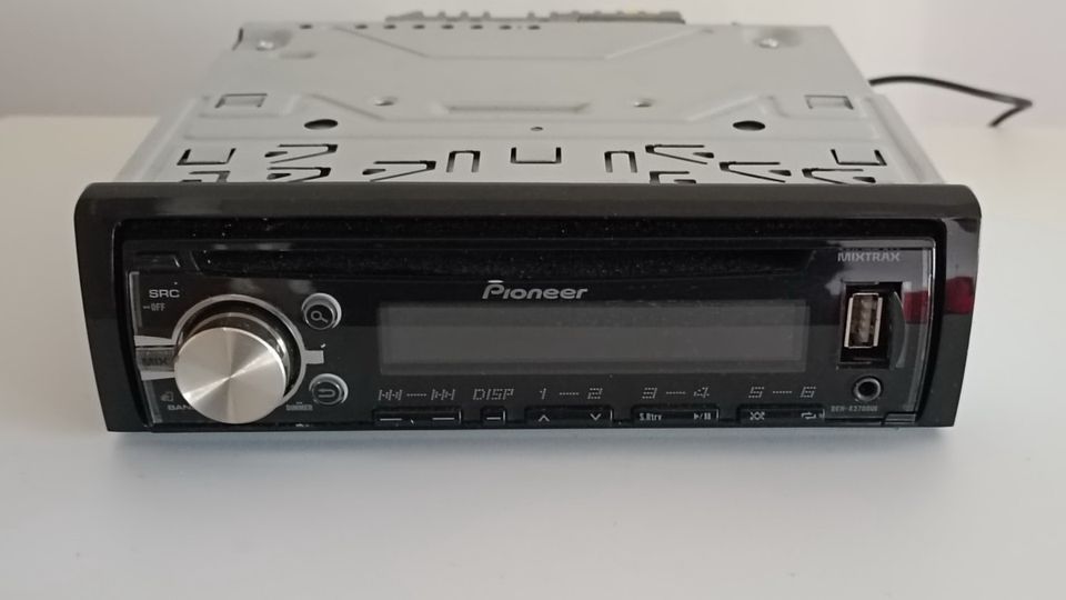 Pioneer DEH-X3700UI USB autostereo