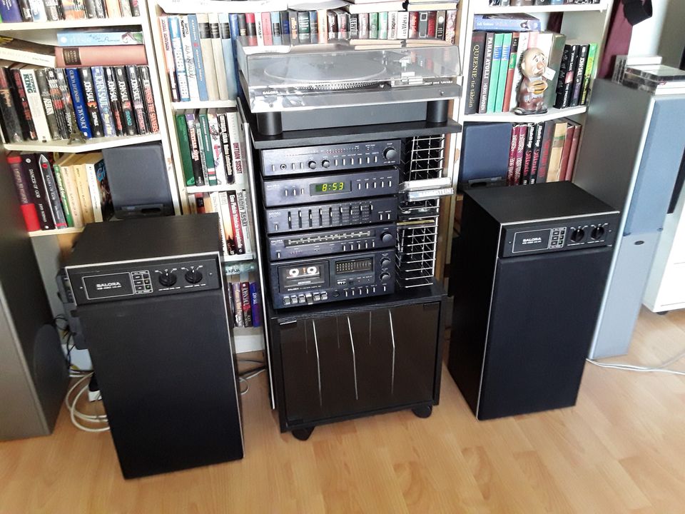 Salora 6300 Micro + LP 6200 levari + CD-jukeboxi 25 levyn Pioneer