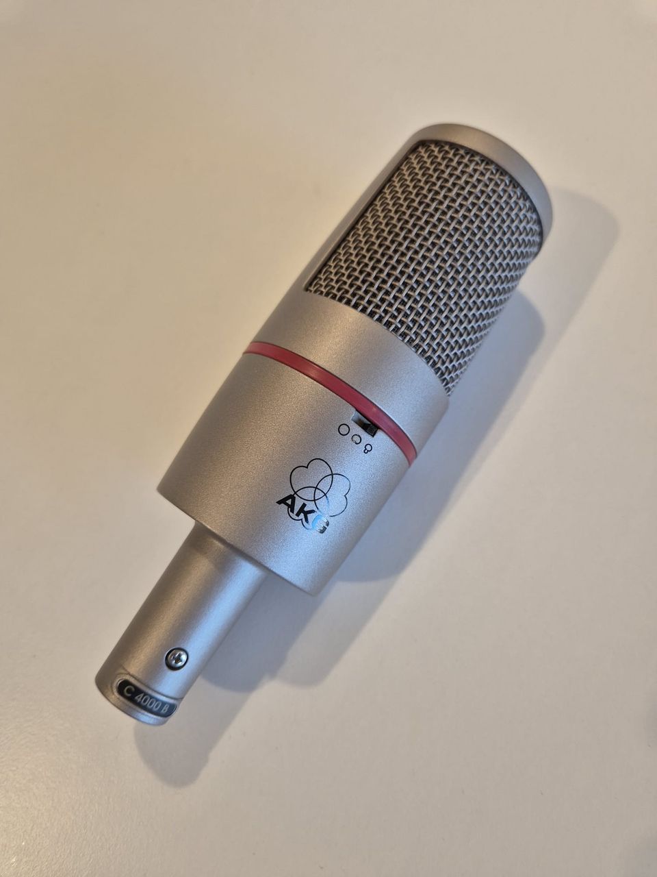 AKG C4000B Kondensaattorimikrofoni