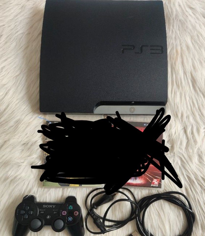 Ps3 konsoli + (halutessasi pelejä)