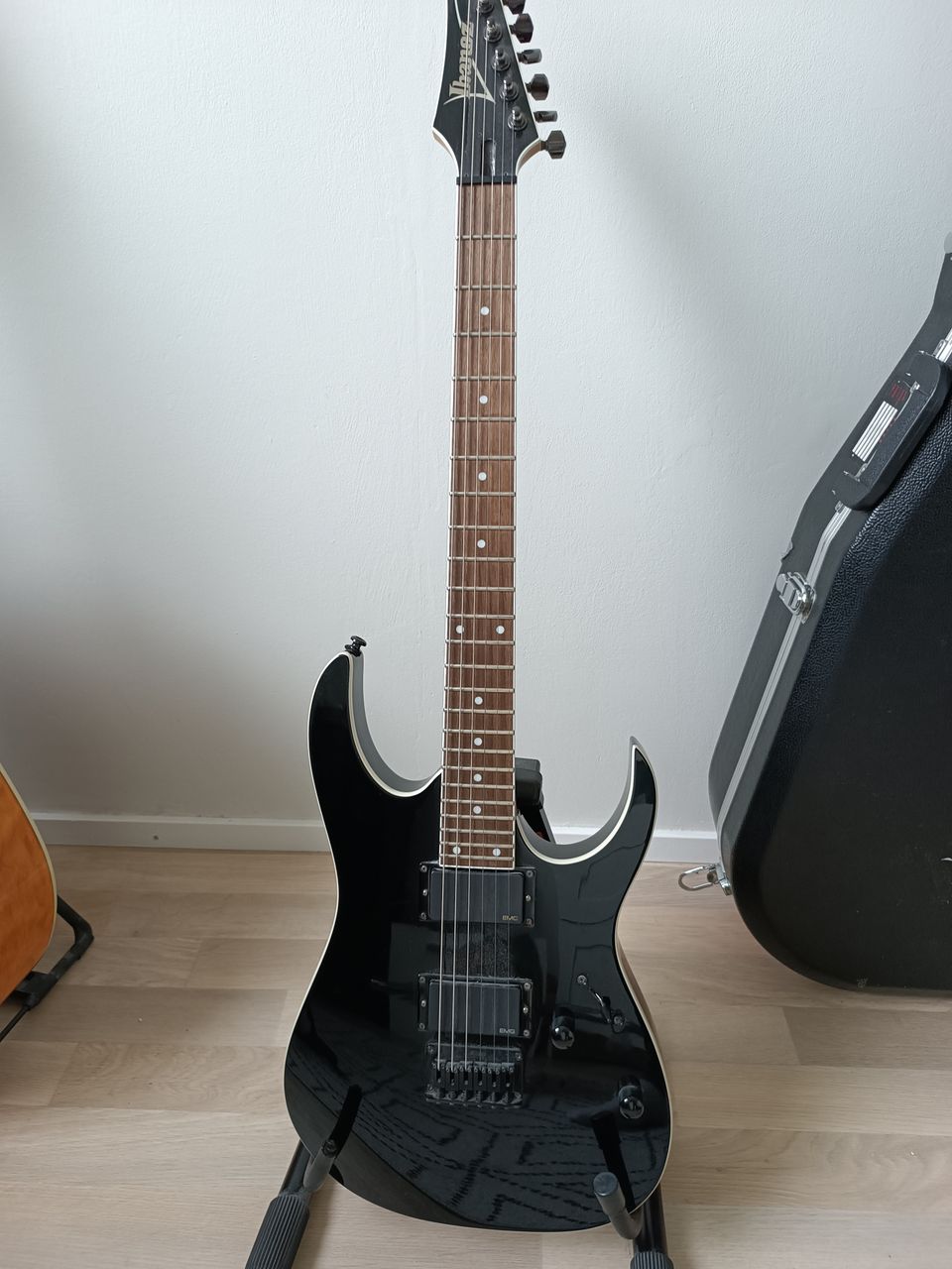 Ibanez RGR321EX sähkökitara