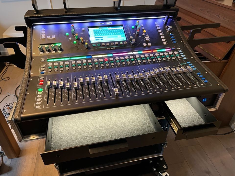 Mikseri Allen & Heath SQ6 + AR2412