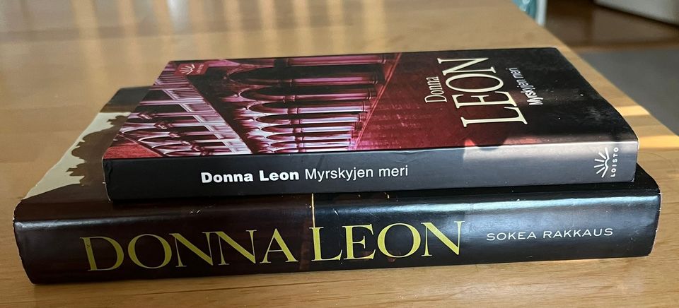 Donna Leon: Sokea rakkaus ja myrskyjen meri