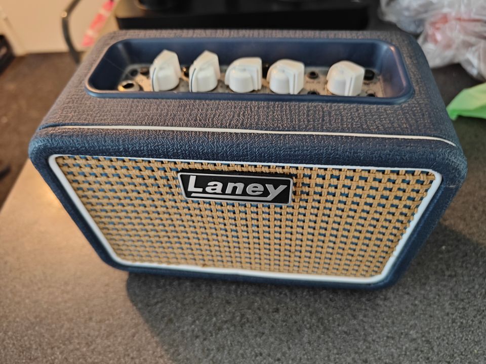 LANEY MINI-STB-LION -KITARAVAHVISTIN