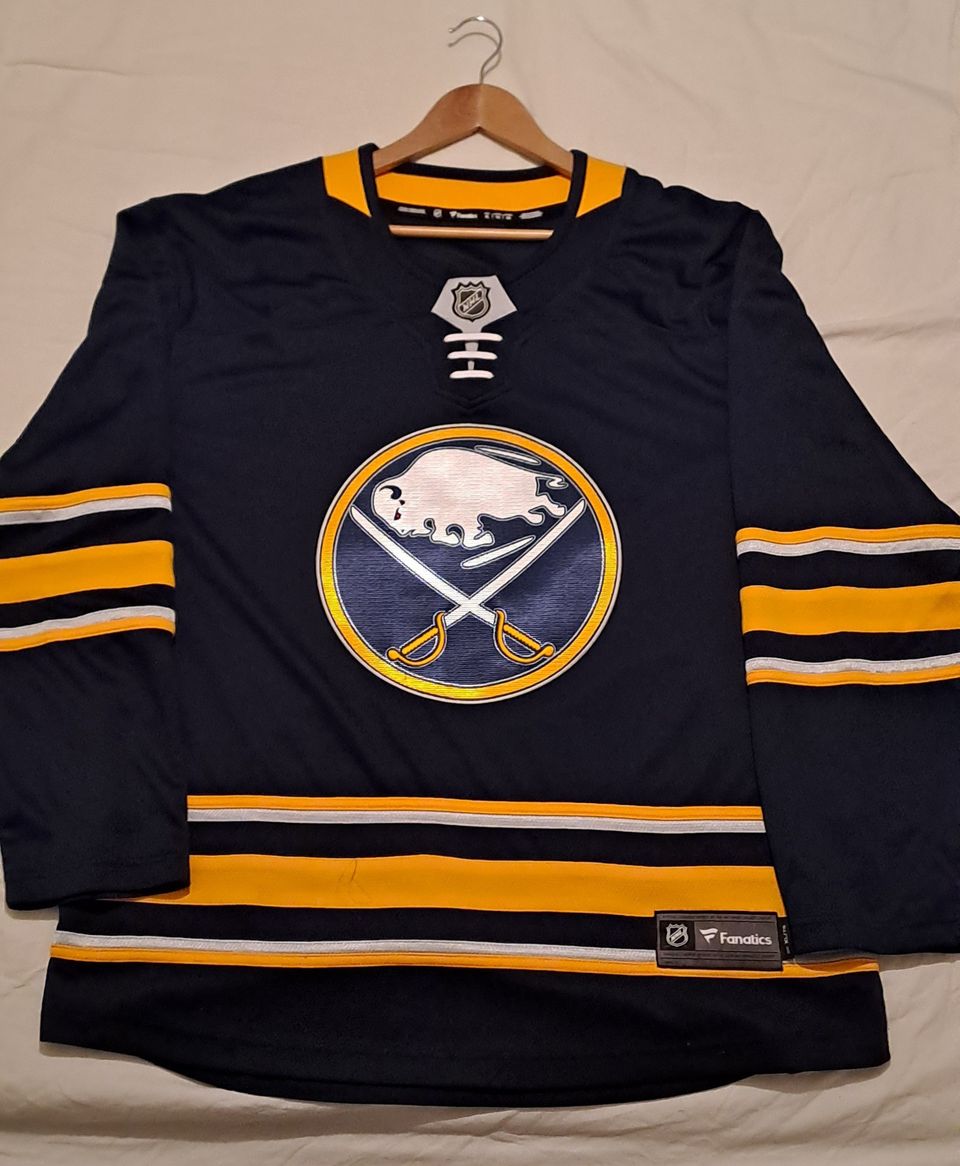 Buffalo Sabres pelipaita XL