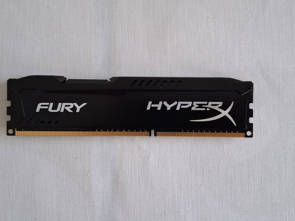 Kingston Fury HyperX 4gb DDR3 -muistikampa