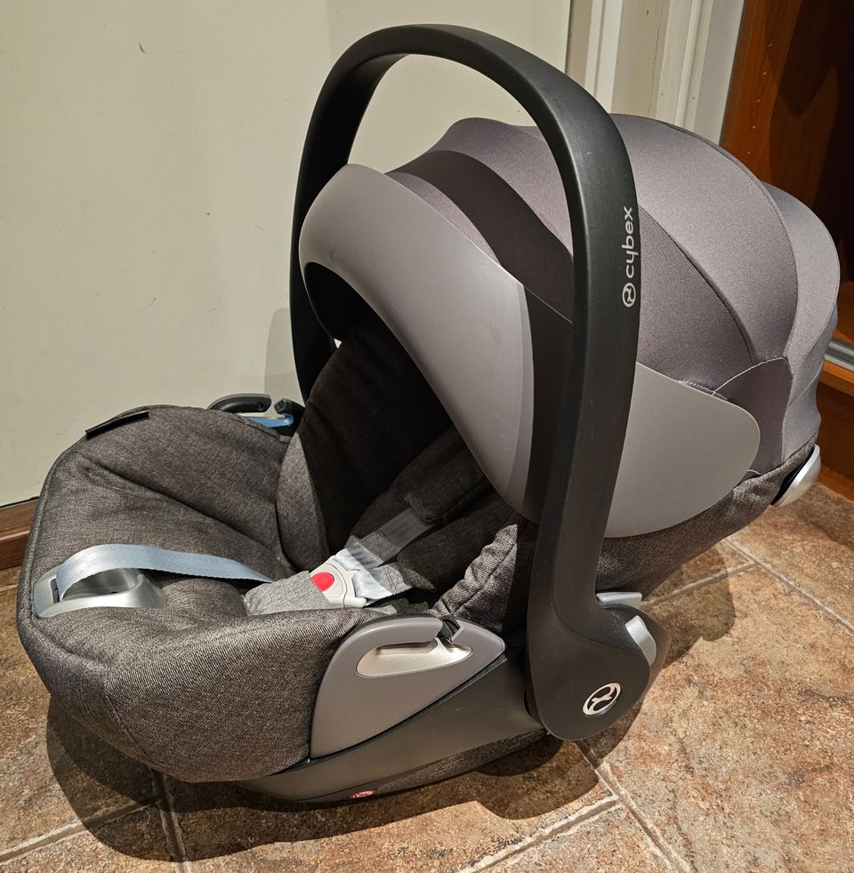 Cybex platinum Cloud Q + isofix telakka ja paljon varusteita