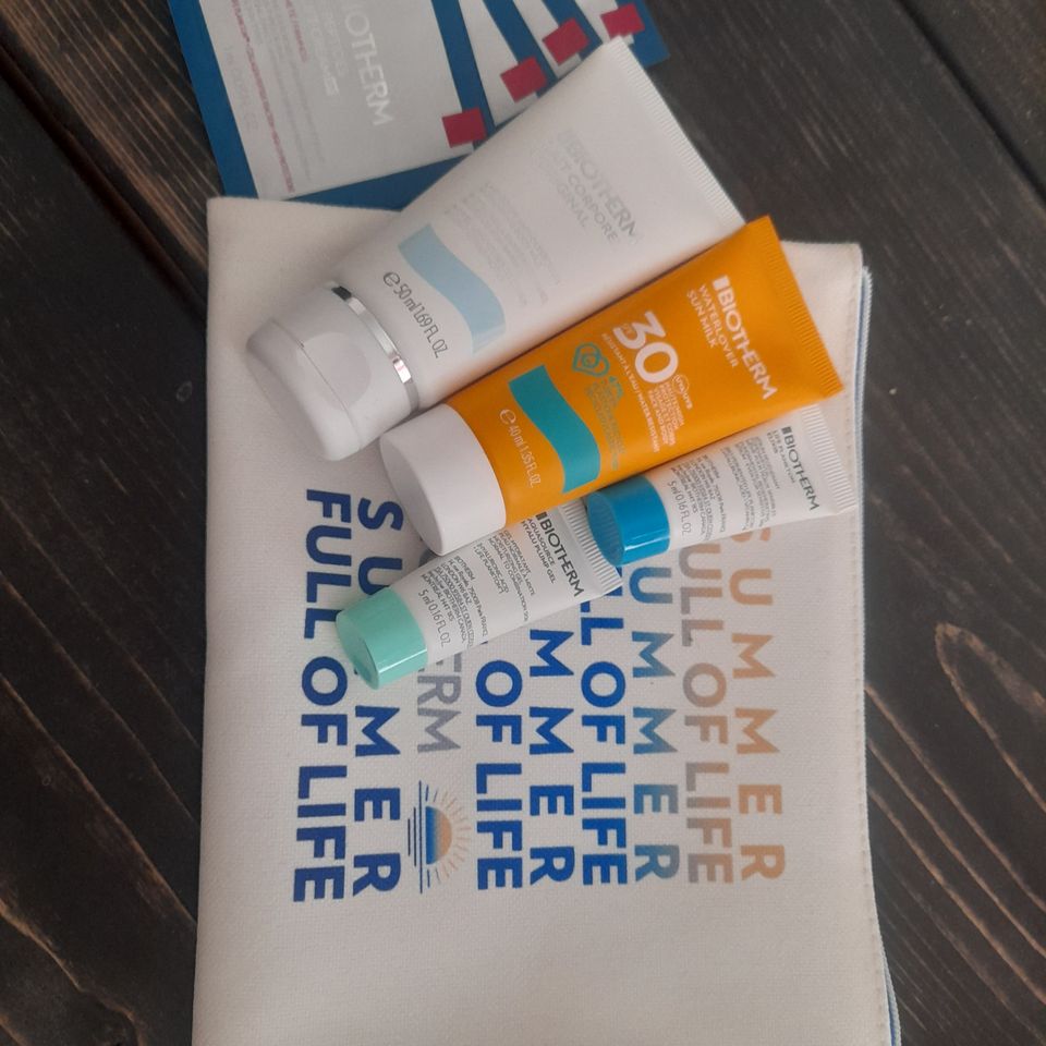 Biotherm Summer Hydration Set+meikkipussi Uusia!